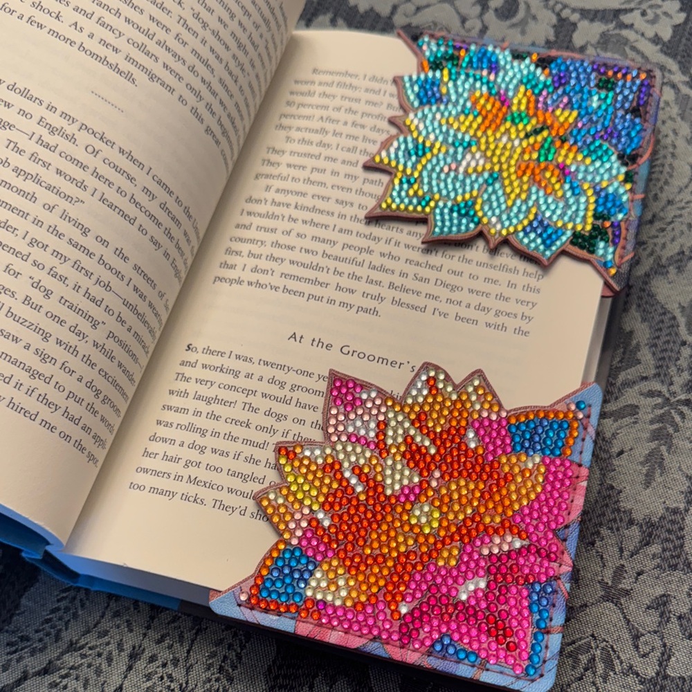 📖 Handcrafted Diamond Art Floral Corner Bookmarks - Set of 2 - Picture 2 of 7